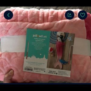 Mermaid fleece blanket